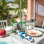 Couette-café Accanto Alle Mura & Relax