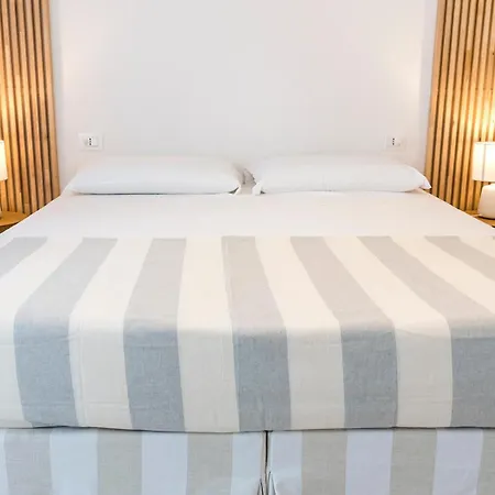 Accanto Alle Mura Rooms&relax Bed and breakfast *